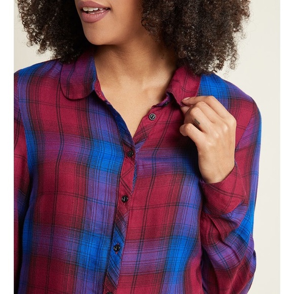NWOT Plaid button up top - Picture 4 of 4